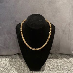 Gemelli 14 inch Gold Tone Necklace NWT
